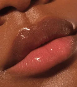 Aceite labial Colour Cushion Juicy - 020: Gloss Angeles