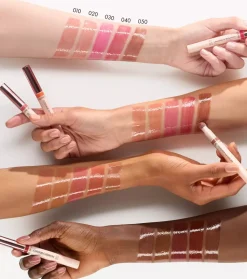Aceite labial Colour Cushion Juicy - 040: Crimson Crush