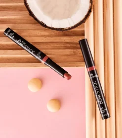 Barra de labios de larga duración acabado mate The Slim Stick - 103: Brickroad