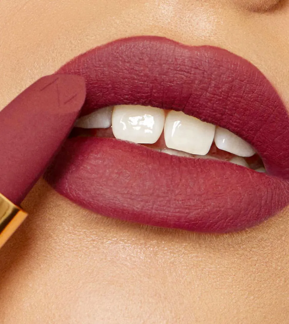 Barra de labios Matte Pleasure - Karma Red