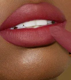 Barra de labios Matte Pleasure - Karma Red
