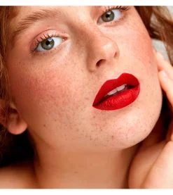 Barra de labios Velvet - Lola