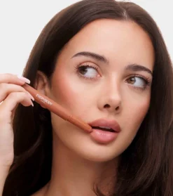 Barra y perfilador de labios - Soft Caramel