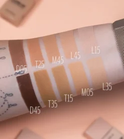 Base de maquillaje Close-Up Futuristic Foundation - D45