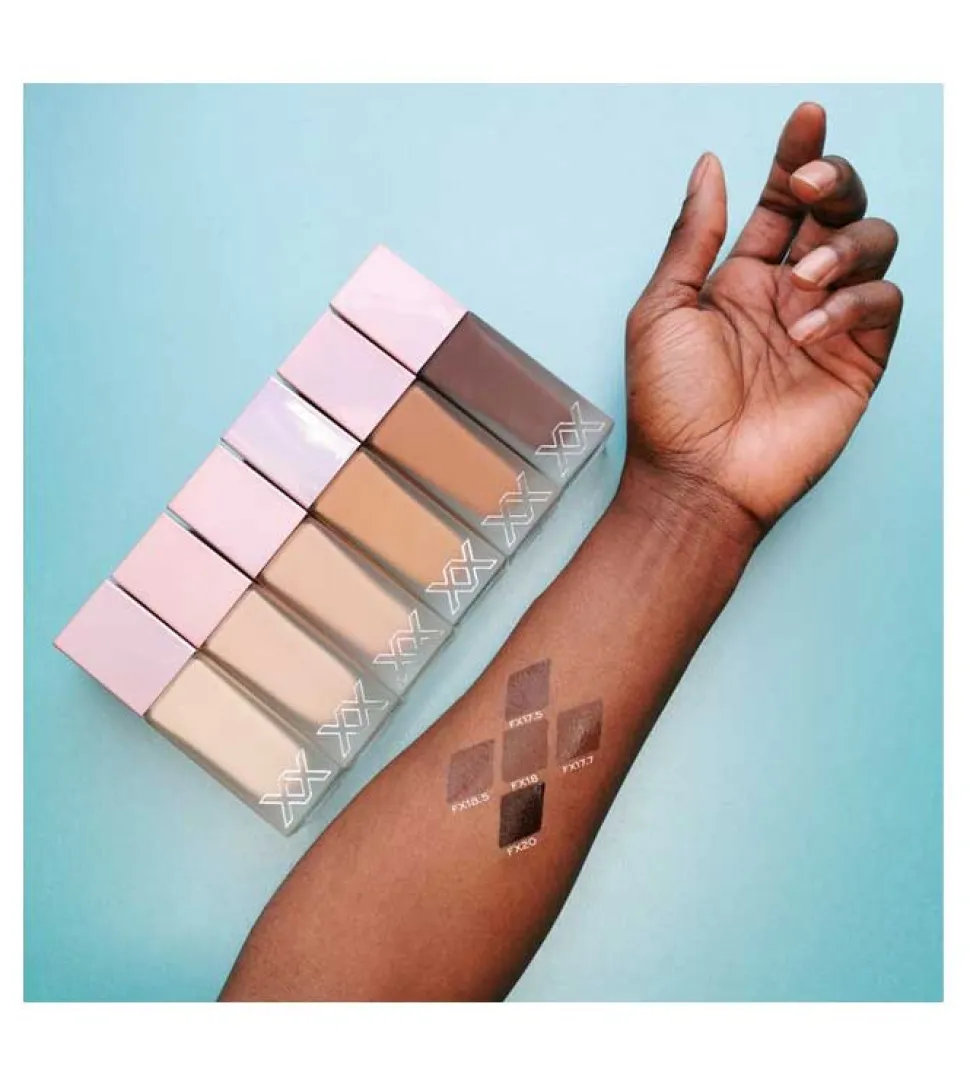 Base de maquillaje Glow Skin Fauxxdation - FX9.2