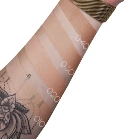Base de maquillaje HD Liquid Coverage: 040 Warm Beige