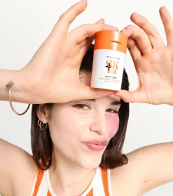 *Be Bright* - Crema facial iluminadora con vitamina c y péptidos Lustre Lights