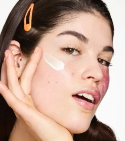 *Be Bright* - Crema facial iluminadora con vitamina c y péptidos Lustre Lights