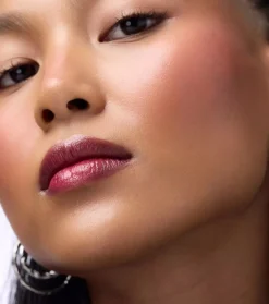 Bálsamo labial Dark Ruby Glow