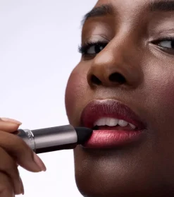 Bálsamo labial Dark Ruby Glow