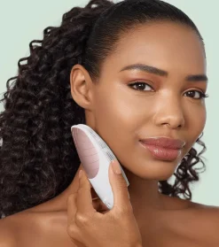 Cepillo limpiador y masajeador facial Sonic Thermo 6 en 1 - White Rose Gold