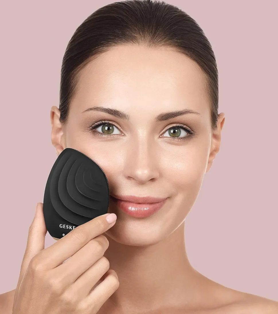 Cepillo limpiador y masajeador facial Sonic 5 en 1 - Black Gold