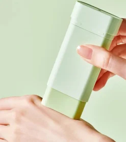 *Cica Calming* - Protector solar facial en stick SPF50 PA++++