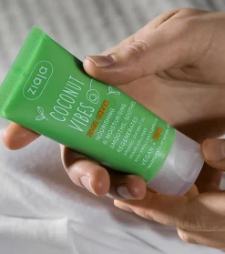 *Coconut and Orange Vibes* - Crema facial nutritiva con notas de coco