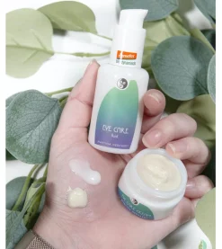 Contorno de ojos de Aguacate