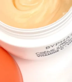 Crema hidratante iluminadora con Vitamina C