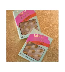 *Fake it 'till you make it* - Uñas postizas - 05: Sparkle On, Darling