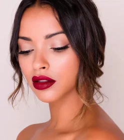 Labial líquido Long Lasting Matte Velvet Touch - Amore