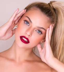 Labial líquido Long Lasting Matte Velvet Touch - Amore