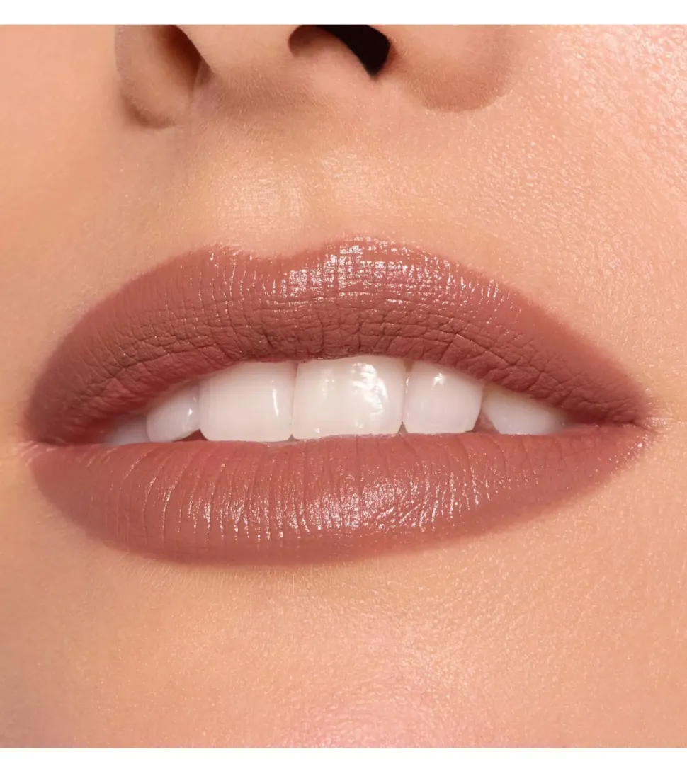 Lápiz de labios Creamy Nudes - 050: Happy Hazelnut