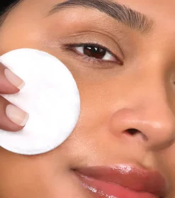 Moira - *Oil Control* - Tratamiento exfoliante suave 5,7% de AHA