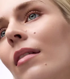 Máscara de pestañas voluminizadora waterproof Glam & Doll - Marrón