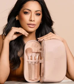 *New Nudes* - Neceser de maquillaje multiusos Uncovered