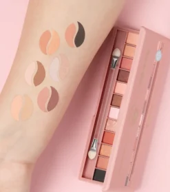 Paleta de sombras Never too Latte