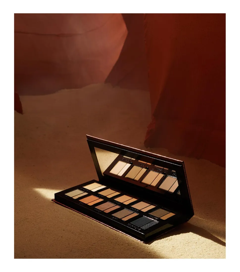 Paleta multiusos para rostro, ojos y labios Groundwork Defining Neutrals