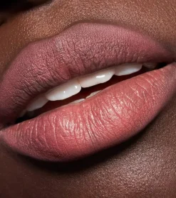 Perfilador de labios Plumping Lip Liner - 200: Rosie Feels Rosy
