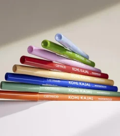 Perfilador de ojos Waterproof Kohl Kajal - 140: Frosty Mint