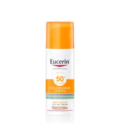 Protector solar en gel con color SPF50 Oil Control - Medio