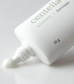Protector solar facial con Centella Asiática SPF50+ PA++++