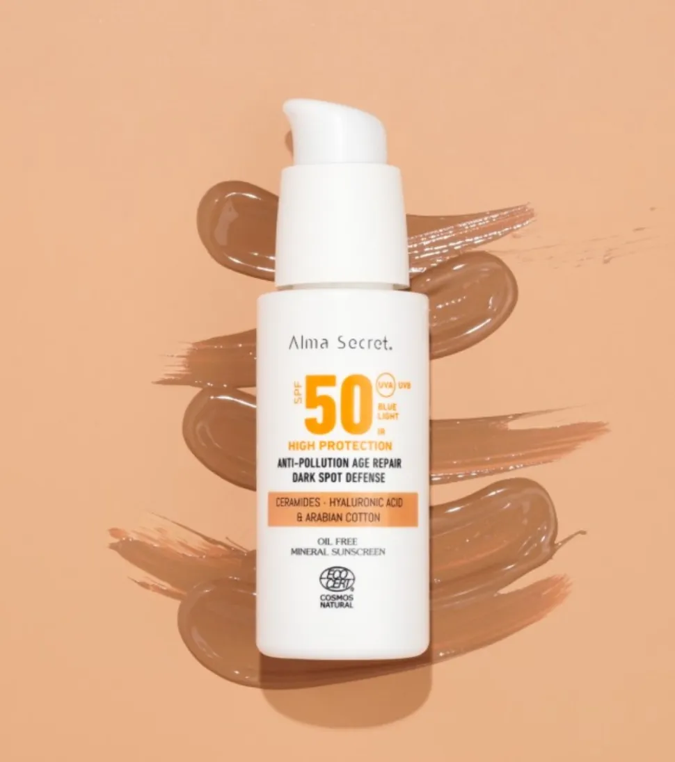 Protector solar facial SPF50 con color - Golden