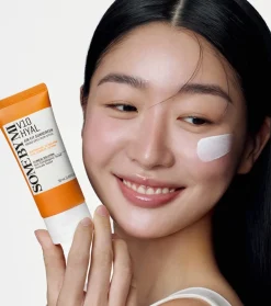 Protector solar facial V10 Hyal Air Fit SPF50+