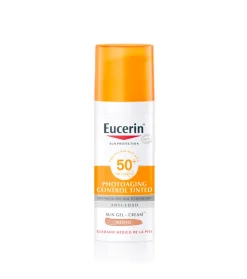 Protector solar fluido antiedad con color SPF50+ Photoaging Control - Medio