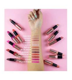 Revolution - Barra de Labios Powder Matte Lipstick - Ornate