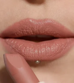 Revolution - Barra de labios satinada Lip Allure - Wifey Dusky Pink