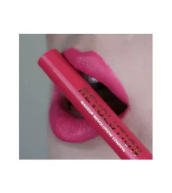 Revolution - Barra de labios Velvet Kiss Lip Crayon - Cutie