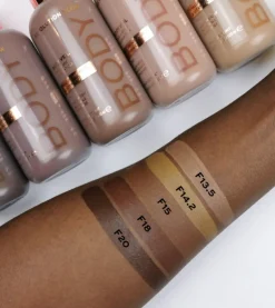 Revolution - Base de maquillaje Body Veil - F20