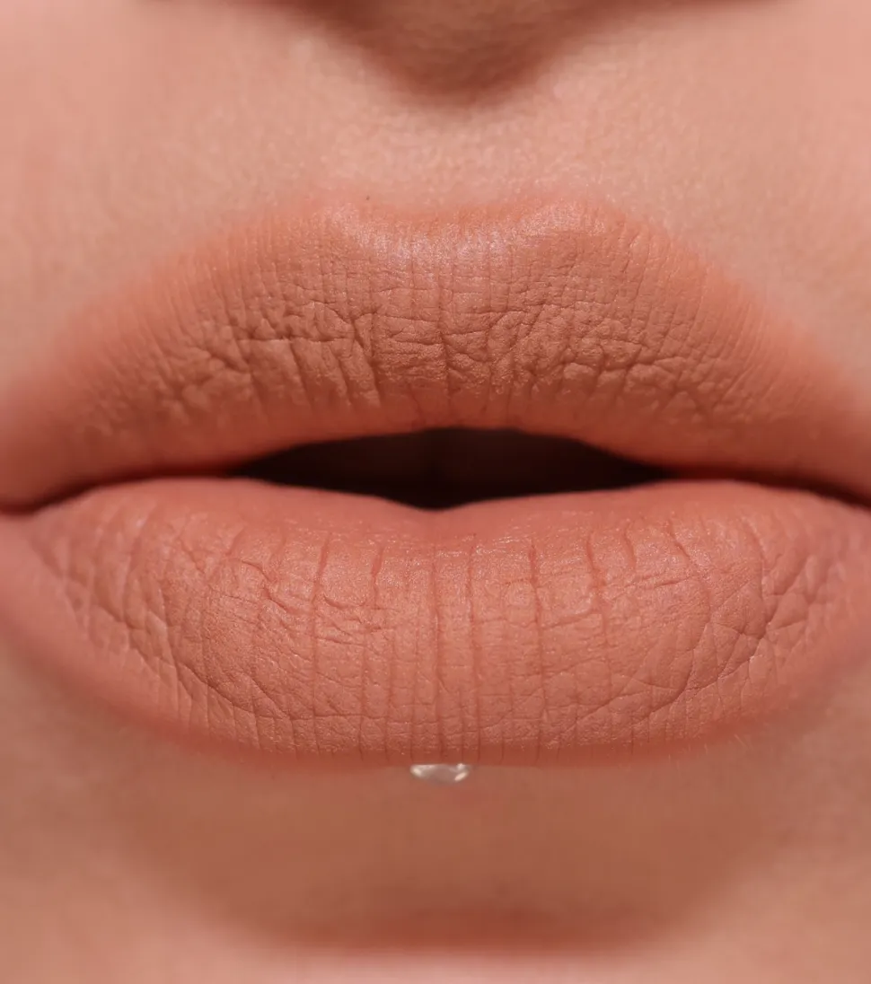 Revolution - Labial líquido mate Air Blur - Natural
