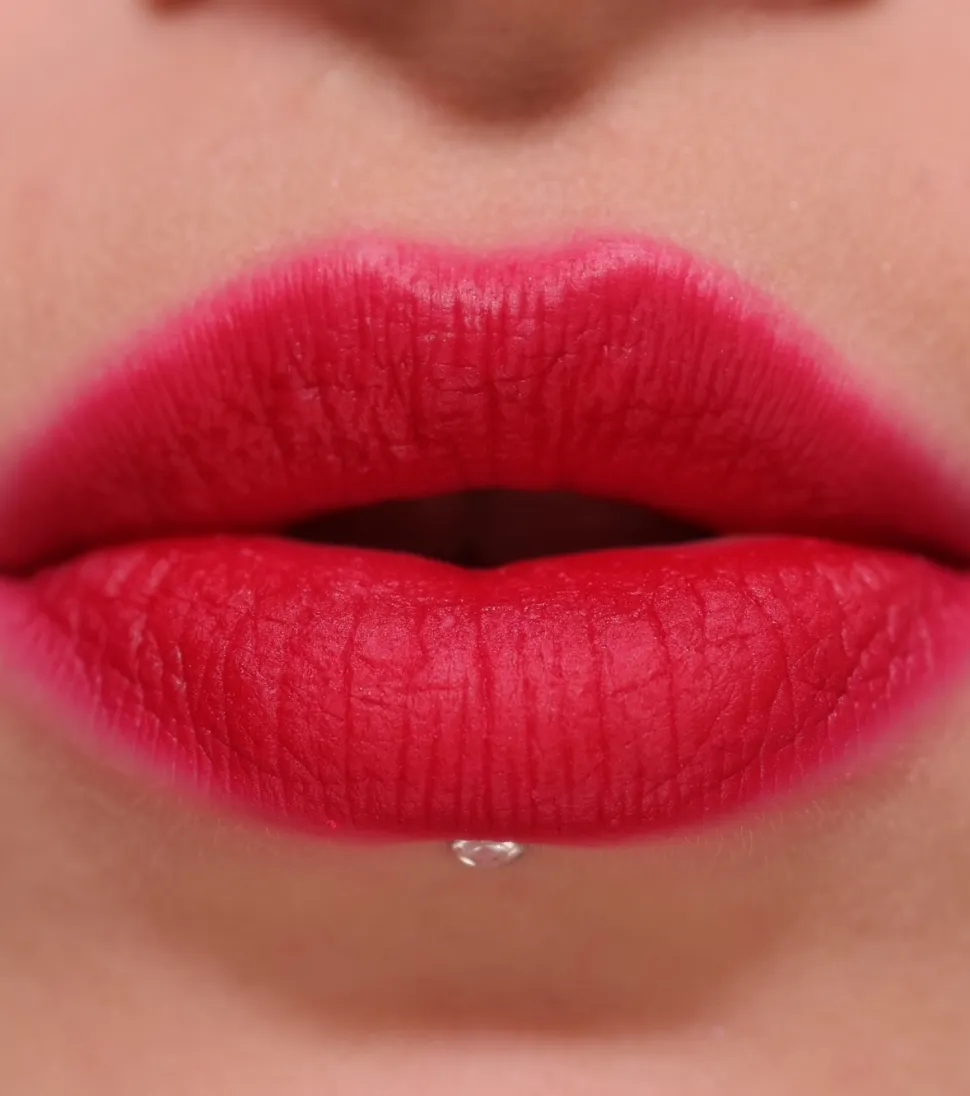 Revolution - Labial líquido mate Air Blur - Fiery