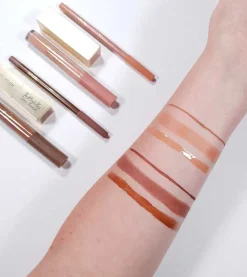 Revolution - *Makeup Revolution x The Plastic Boy* - Kit de labios - Almond Macchiato