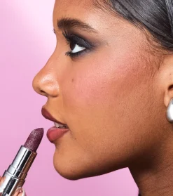 Revolution - *Metallic Muse* - Barra de labios con purpurina - Iced Berry