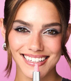 Revolution - *Metallic Muse* - Barra de labios con purpurina - Baby Pink