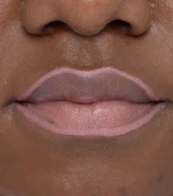 Revolution - Perfilador de labios Pout Liner - Chauffeur Nude
