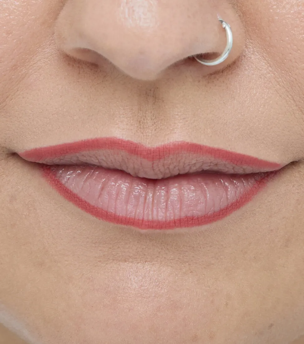 Revolution - Perfilador de labios Pout Liner - Melba Warm Peach
