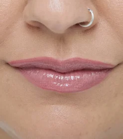 Revolution - Perfilador de labios Pout Liner - Doll Cool Nude