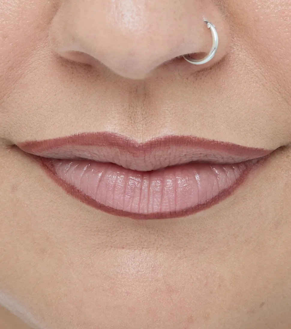 Revolution - Perfilador de labios Pout Liner - Cookie Warm Brown
