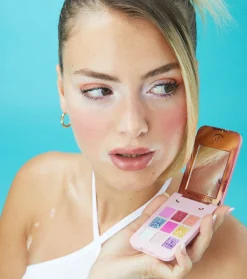 Revolution - *Y2K Baby* - Paleta de sombras Flip Phone